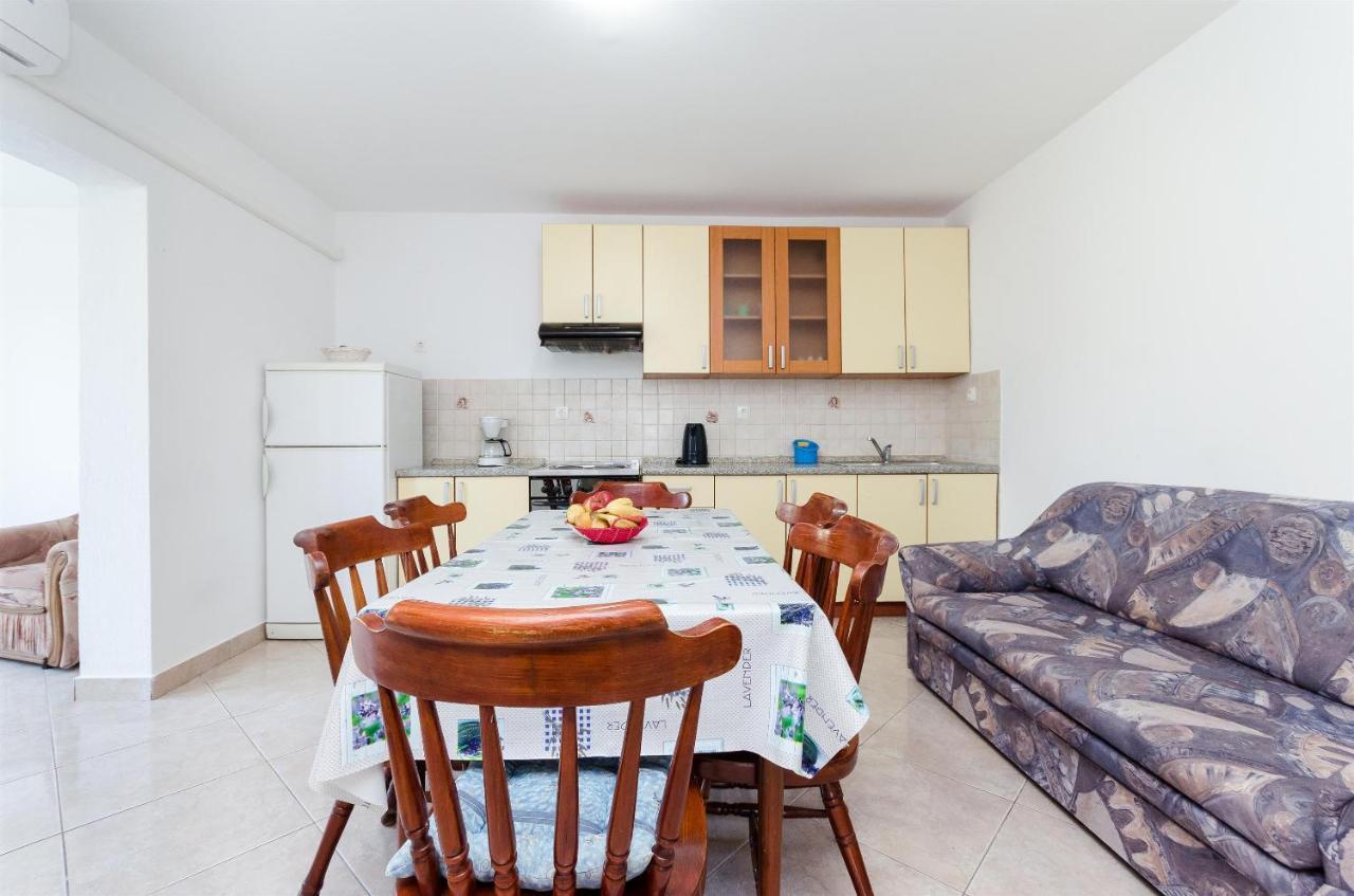 Apartments Ester Lopar Luaran gambar