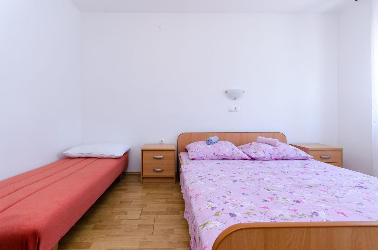 Apartments Ester Lopar Luaran gambar