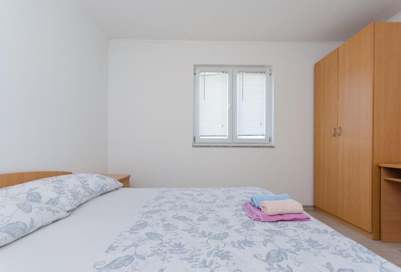 Apartments Ester Lopar Luaran gambar