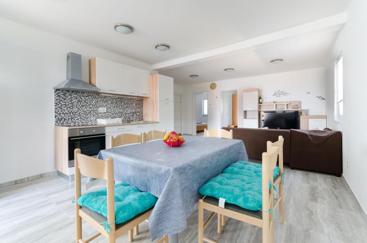 Apartments Ester Lopar Luaran gambar