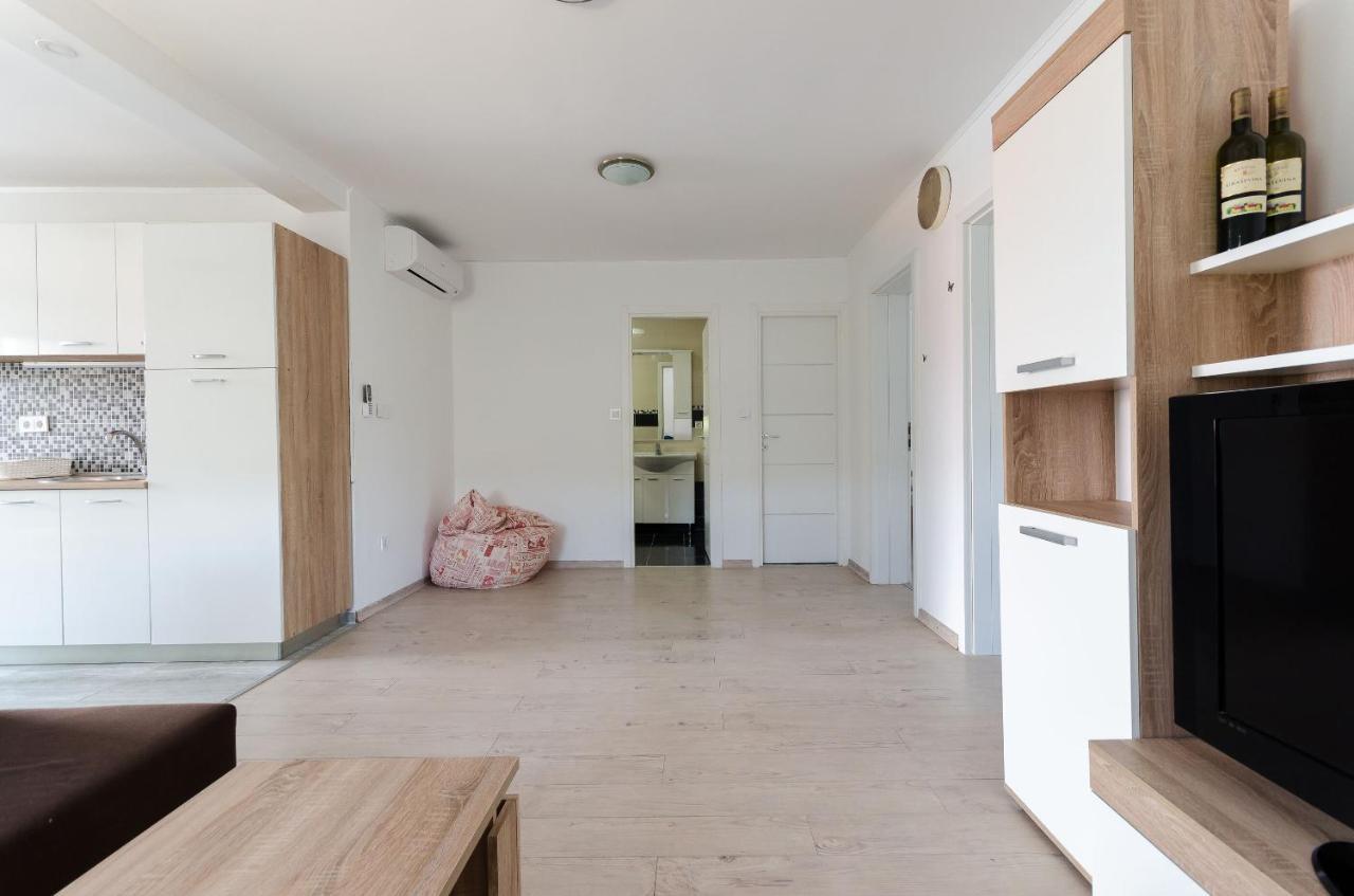 Apartments Ester Lopar Luaran gambar