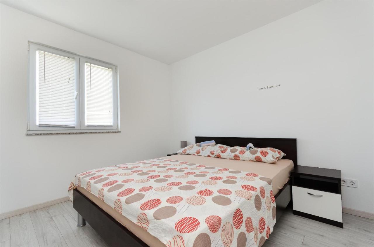 Apartments Ester Lopar Luaran gambar