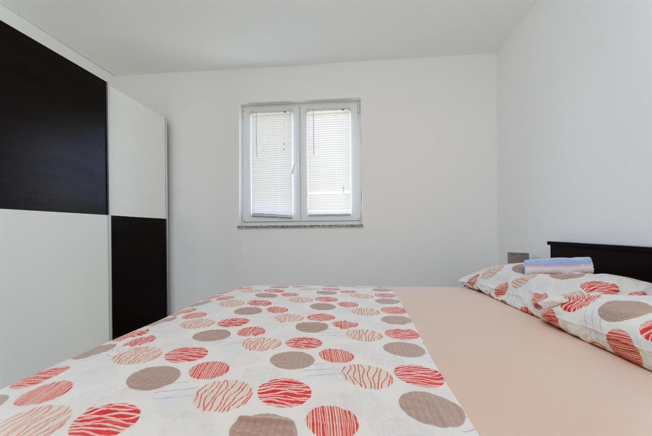 Apartments Ester Lopar Luaran gambar