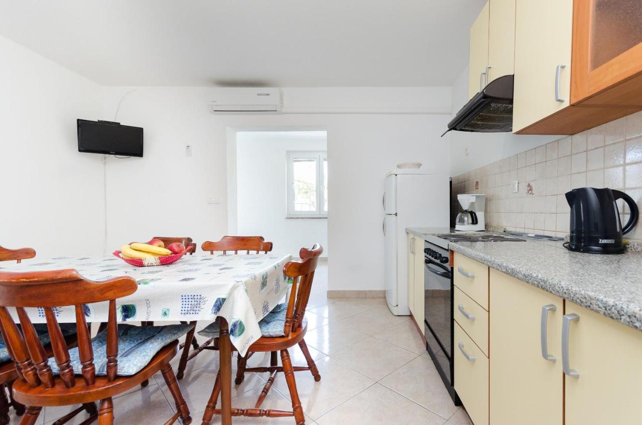 Apartments Ester Lopar Luaran gambar